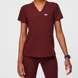 Figs burgundy one-Pocket Scrub Top size medium